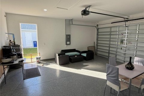 House in Lehigh Acres, Florida 3 bedrooms № 2034222 - photo 21