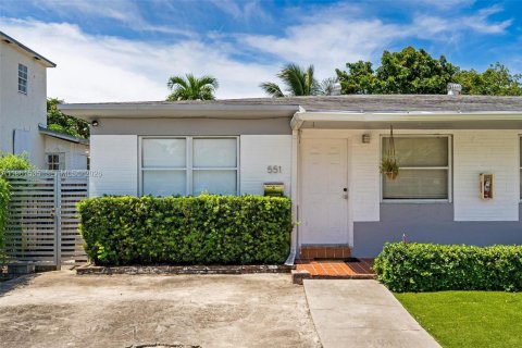 Immobilier commercial à vendre à Miami, Floride: 191.75 m2 № 2080830 - photo 2