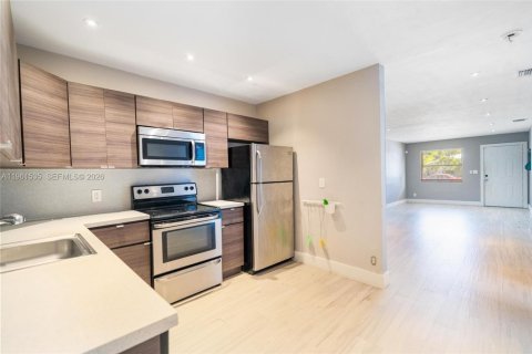 Immobilier commercial à vendre à Miami, Floride: 191.75 m2 № 2080830 - photo 9