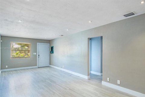 Immobilier commercial à vendre à Miami, Floride: 191.75 m2 № 2080830 - photo 6