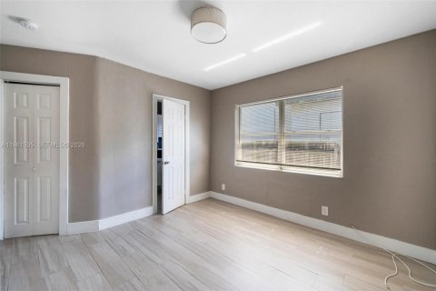 Immobilier commercial à vendre à Miami, Floride: 191.75 m2 № 2080830 - photo 11