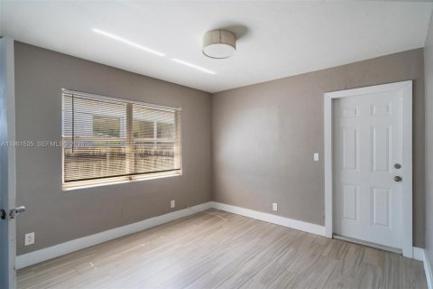 Immobilier commercial à vendre à Miami, Floride: 191.75 m2 № 2080830 - photo 10