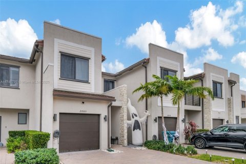 Touwnhouse à vendre à Miami, Floride: 3 chambres, 158.31 m2 № 1860341 - photo 2
