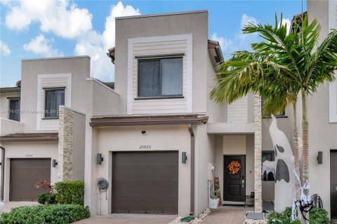 Touwnhouse à vendre à Miami, Floride: 3 chambres, 158.31 m2 № 1860341 - photo 3