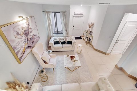 Touwnhouse à vendre à Miami, Floride: 3 chambres, 158.31 m2 № 1860341 - photo 6