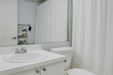 Купить кондоминиум в Авентура, Флорида 2 спальни, 105.35м2, № 1858860 - фото 15