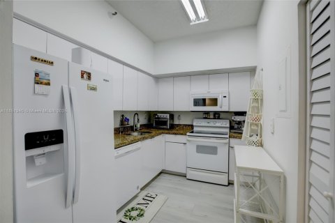 Купить кондоминиум в Авентура, Флорида 2 спальни, 105.35м2, № 1858860 - фото 10