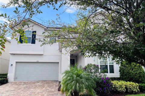 Casa en venta en Kissimmee, Florida, 9 dormitorios, 405.33 m2 № 1591091 - foto 2