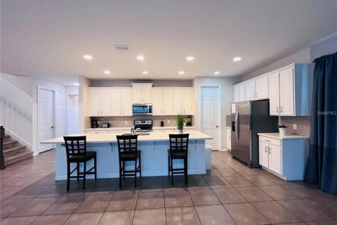 Casa en venta en Kissimmee, Florida, 9 dormitorios, 405.33 m2 № 1591091 - foto 3