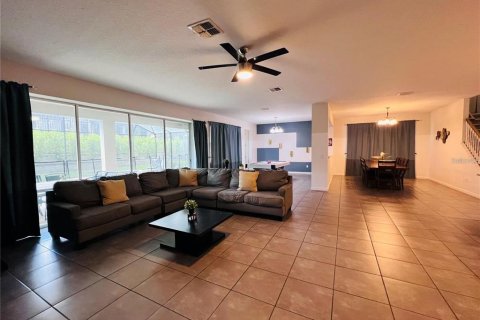 Casa en venta en Kissimmee, Florida, 9 dormitorios, 405.33 m2 № 1591091 - foto 4