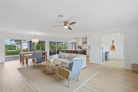 Villa ou maison à vendre à Nokomis, Floride: 3 chambres, 179.02 m2 № 2101485 - photo 4