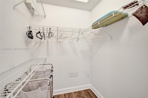 Condominio en alquiler en South Miami, Florida, 2 dormitorios, 93.83 m2 № 2052641 - foto 25