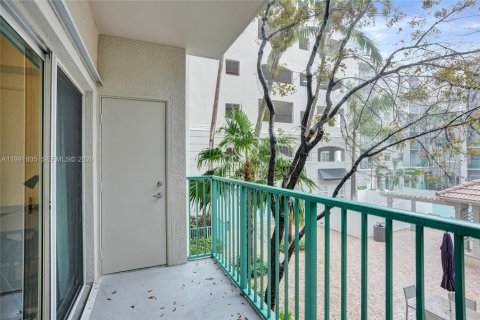 Condominio en alquiler en South Miami, Florida, 2 dormitorios, 93.83 m2 № 2052641 - foto 27