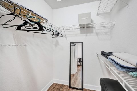 Condominio en alquiler en South Miami, Florida, 2 dormitorios, 93.83 m2 № 2052641 - foto 19