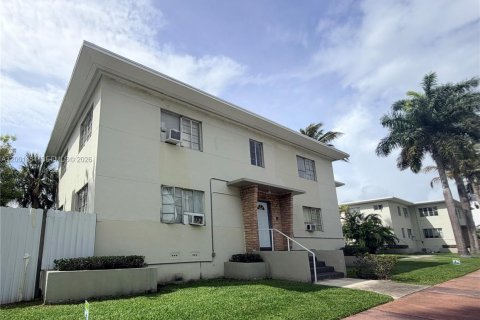 Condo in Miami Beach, Florida, 2 bedrooms  № 2183227 - photo 11