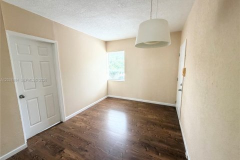 Condo in Miami Beach, Florida, 2 bedrooms  № 2183227 - photo 3