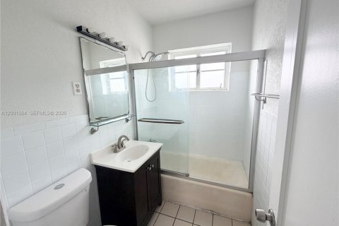 Condo in Miami Beach, Florida, 2 bedrooms  № 2183227 - photo 5