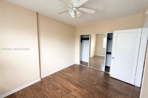 Condo in Miami Beach, Florida, 2 bedrooms  № 2183227 - photo 7