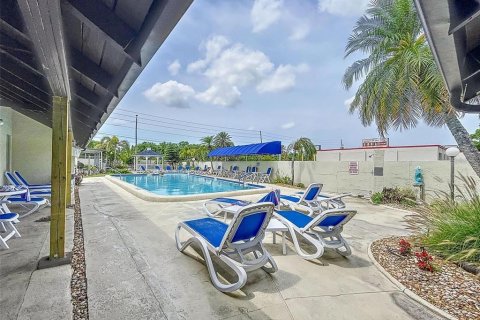 Condominio en venta en Largo, Florida, 1 dormitorio, 61.78 m2 № 1865871 - foto 10