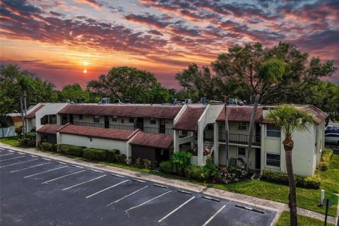 Condominio en venta en Largo, Florida, 1 dormitorio, 61.78 m2 № 1865871 - foto 1