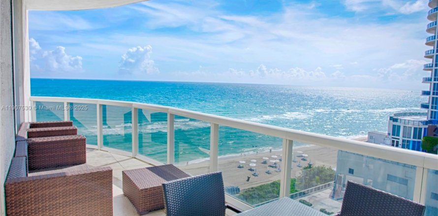 Кондоминиум с 3 спальнями в Санни-Айлс-Бич, Флорида № 1963494