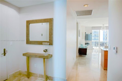 Снять в аренду кондоминиум в Санни-Айлс-Бич, Флорида 3 спальни, 183.85м2, № 1963494 - фото 4