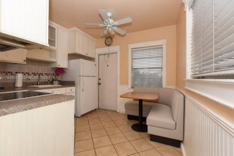 Condominio en venta en Pembroke Pines, Florida, 2 dormitorios, 62.24 m2 № 2091354 - foto 4
