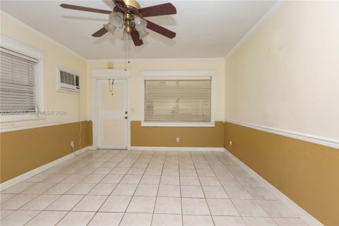 Condominio en venta en Pembroke Pines, Florida, 2 dormitorios, 62.24 m2 № 2091354 - foto 13