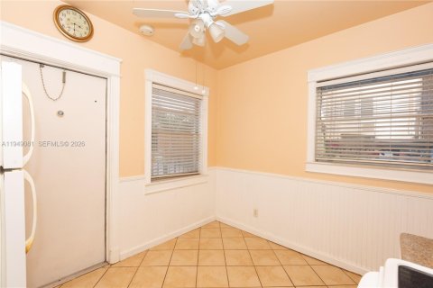 Condominio en venta en Pembroke Pines, Florida, 2 dormitorios, 62.24 m2 № 2091354 - foto 7