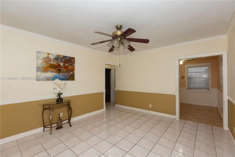 Condominio en venta en Pembroke Pines, Florida, 2 dormitorios, 62.24 m2 № 2091354 - foto 14