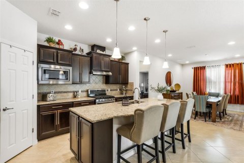 House in Davenport, Florida 3 bedrooms, 185.8 sq.m. № 2151400 - photo 19