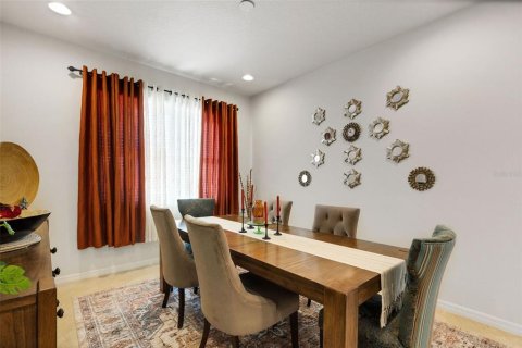House in Davenport, Florida 3 bedrooms, 185.8 sq.m. № 2151400 - photo 23