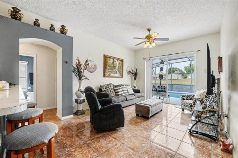 House in Davenport, Florida 3 bedrooms, 174.75 sq.m. № 2151050 - photo 27