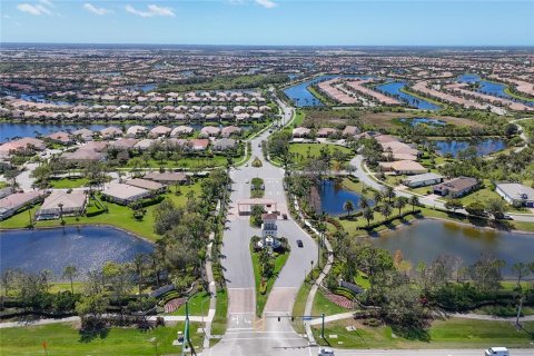House in Venice, Florida 2 bedrooms, 156.82 sq.m. № 1681067 - photo 30