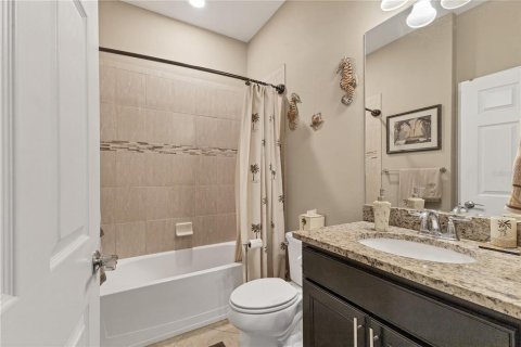 House in Venice, Florida 2 bedrooms, 156.82 sq.m. № 1681067 - photo 20