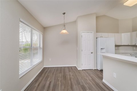 Casa en alquiler en Spring Hill, Florida, 3 dormitorios, 172.61 m2 № 1906830 - foto 4