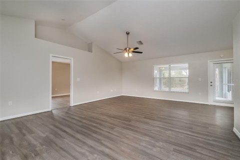 Casa en alquiler en Spring Hill, Florida, 3 dormitorios, 172.61 m2 № 1906830 - foto 2