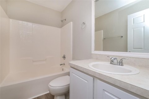 Casa en alquiler en Spring Hill, Florida, 3 dormitorios, 172.61 m2 № 1906830 - foto 14