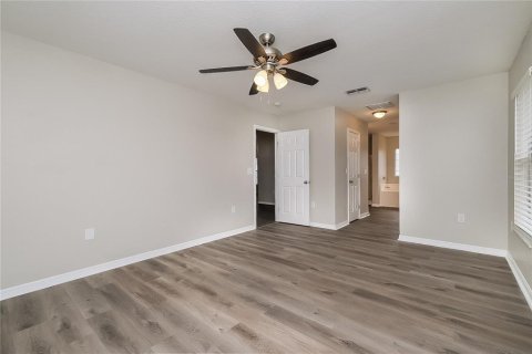 Casa en alquiler en Spring Hill, Florida, 3 dormitorios, 172.61 m2 № 1906830 - foto 9