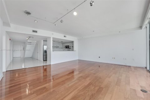 Condo in Miami Beach, Florida, 3 bedrooms № 1937088 - photo 14