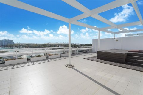 Condo in Miami Beach, Florida, 3 bedrooms № 1937088 - photo 8