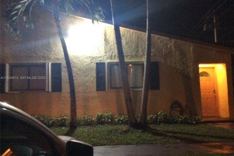 Adosado en venta en Homestead, Florida, 3 dormitorios, 111.48 m2 № 1986467 - foto 15