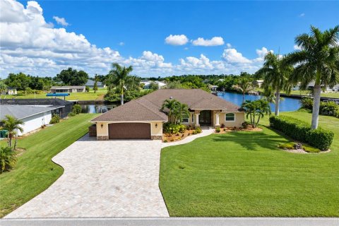 Villa ou maison à vendre à Port Charlotte, Floride: 3 chambres, 172.43 m2 № 2425668 - photo 2