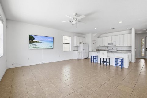 Casa en venta en Davenport, Florida, 5 dormitorios, 216.74 m2 № 2212490 - foto 9