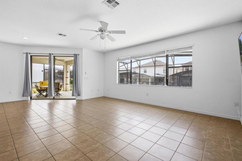 Casa en venta en Davenport, Florida, 5 dormitorios, 216.74 m2 № 2212490 - foto 11