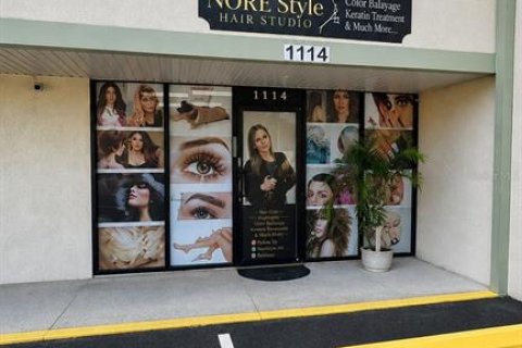 Commercial property in Kissimmee, Florida 87.1 sq.m. № 2367149