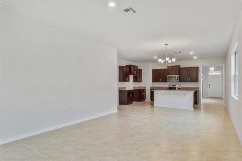 House in Mount Dora, Florida 2 bedrooms, 130.25 sq.m. № 1736892 - photo 4