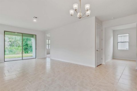 House in Mount Dora, Florida 2 bedrooms, 130.25 sq.m. № 1736892 - photo 8