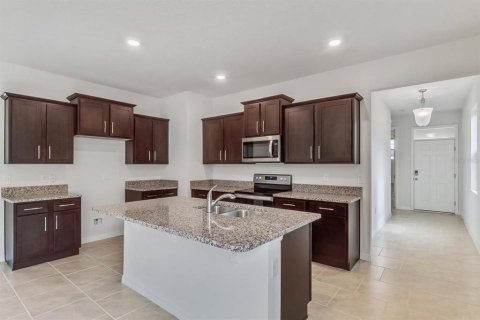 House in Mount Dora, Florida 2 bedrooms, 130.25 sq.m. № 1736892 - photo 2