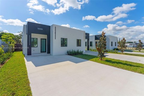 Adosado en venta en Miami, Florida, 3 dormitorios № 1974956 - foto 3
